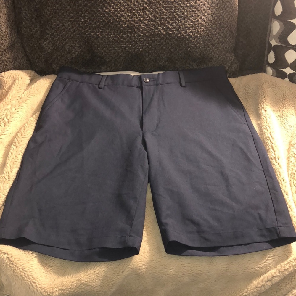 Greg Norman Golf Shorts, size 36